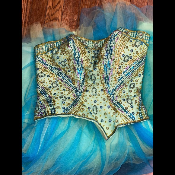 Ball Gown - Picture 4 of 6